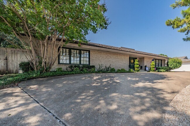 Foto del edificio - Spacious 3 Bed, 2 Bath Duplex in the Heart of Overton West