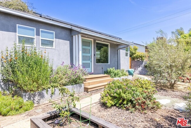Building Photo - 3756 Beethoven St