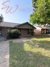 Building Photo - 107 Willow Ln