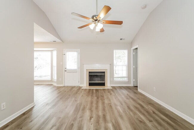 Foto del edificio - 13504 Michael Lynn Rd