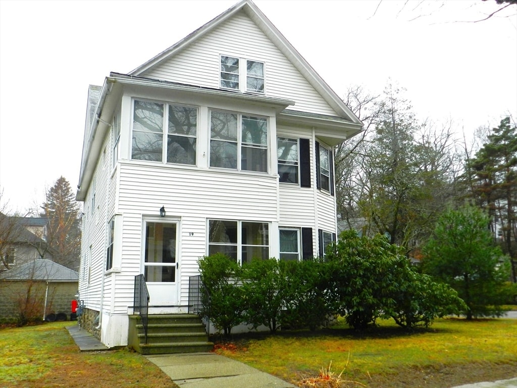 19 Wetherell St Unit 3, Worcester, MA 01602 Room for Rent in
