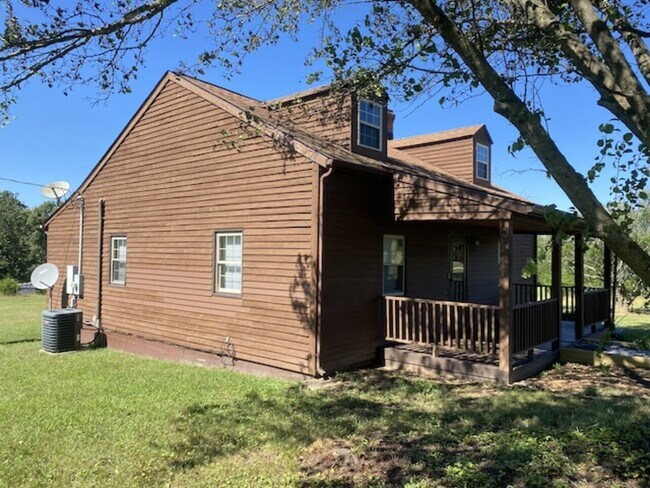 Building Photo - 681 Stone Mill Road