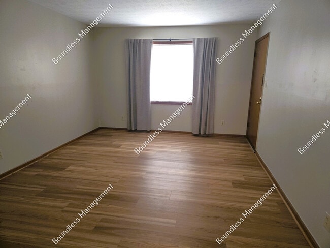 Building Photo - 1688 W Forrest Ave