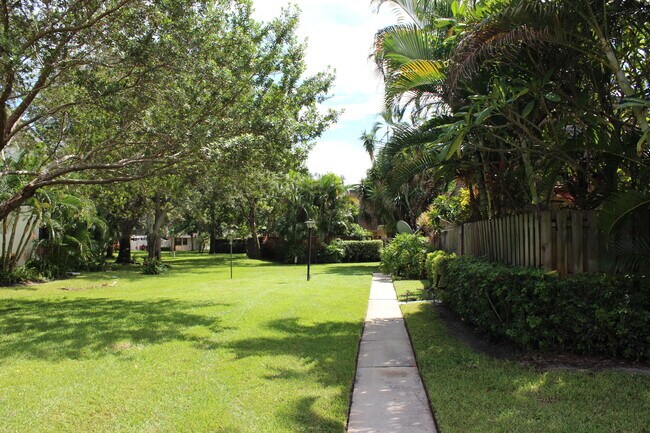Foto del edificio - 2950 SW 22nd Cir