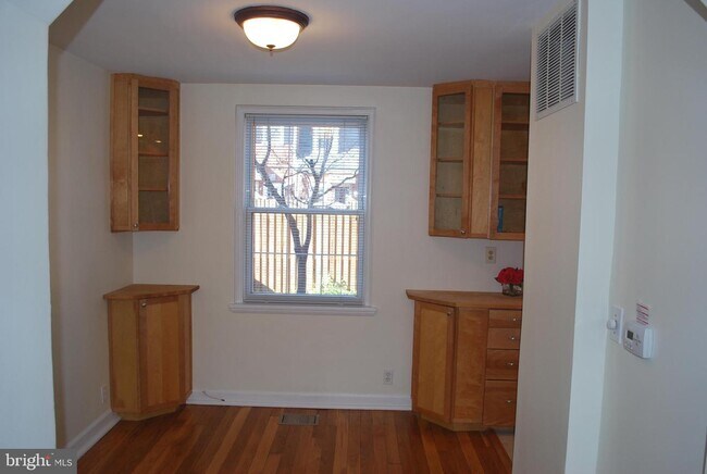 Foto del edificio - 3522 S Wakefield St