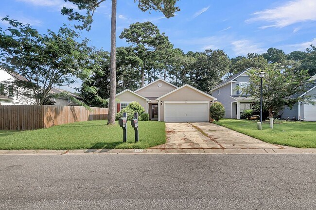 Foto del edificio - Charming 3-Bedroom, 2-Bath Home available ...