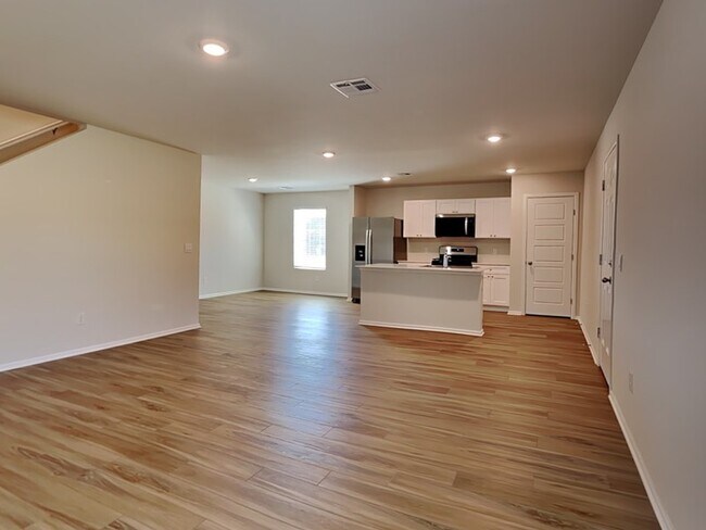 Foto del edificio - 529 St Charles Pl