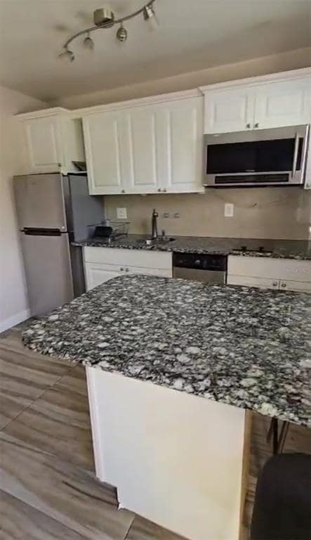 Building Photo - 807 Weldona Ln