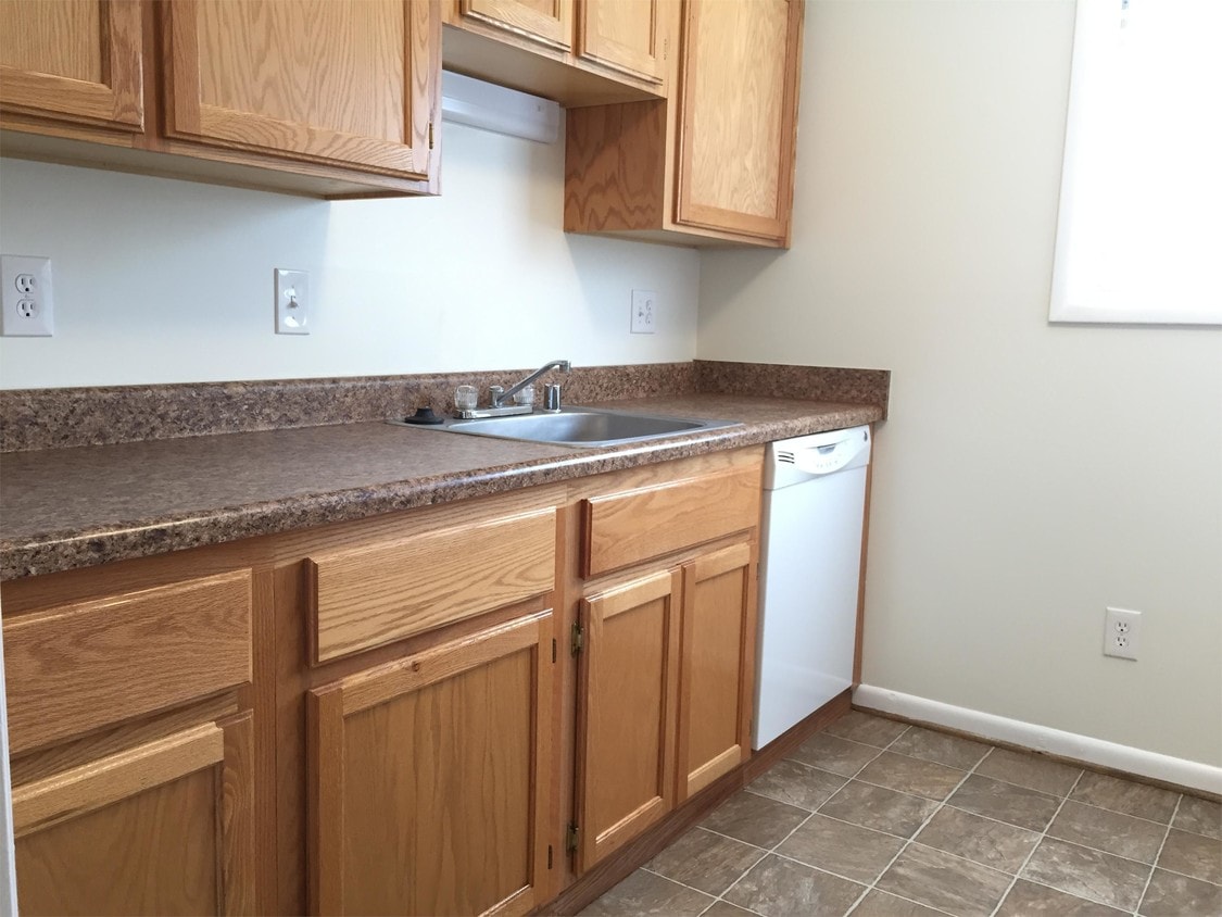 129 Green St Unit 05, Warrenton, VA 20186 Room for Rent in Warrenton