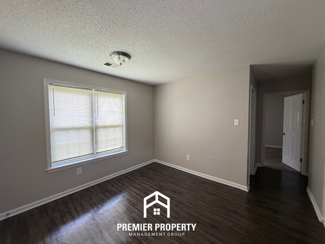 Photo - Move-In Ready 3BR/2BA Home in 38133 - Hardwood Floors & Great Storage
