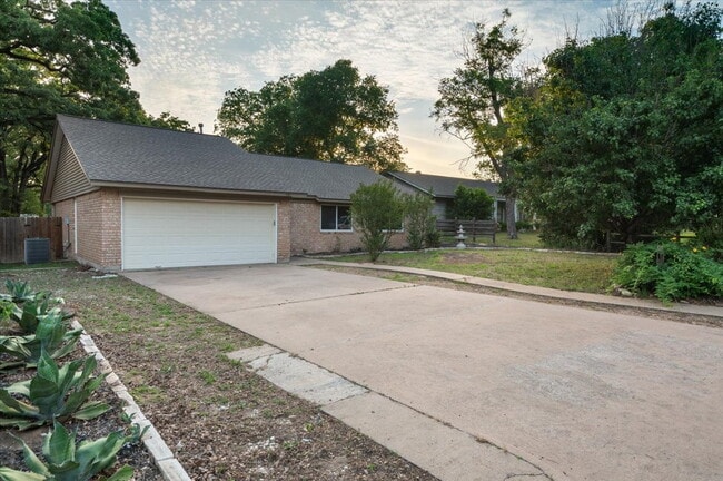 Foto del edificio - 501 Calhoun Dr