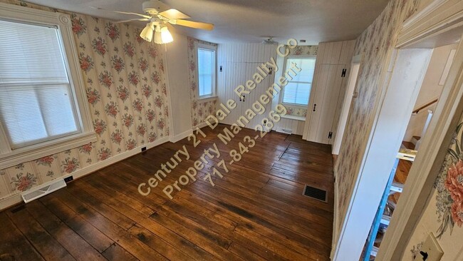 Foto del edificio - Lovely 2 BR 1900 sq ft Home in Jefferson PA