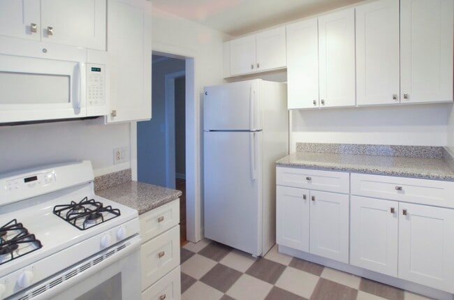 Building Photo - 40 Blackhawk Rd