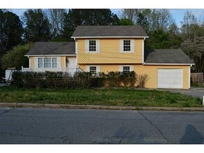 Building Photo - 2601 Chaffin Ridge Dr