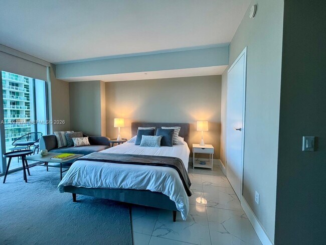 Foto del edificio - 1300 Brickell Bay Dr