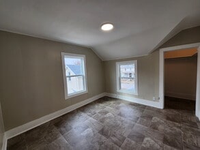 Building Photo - 57 Olcott St