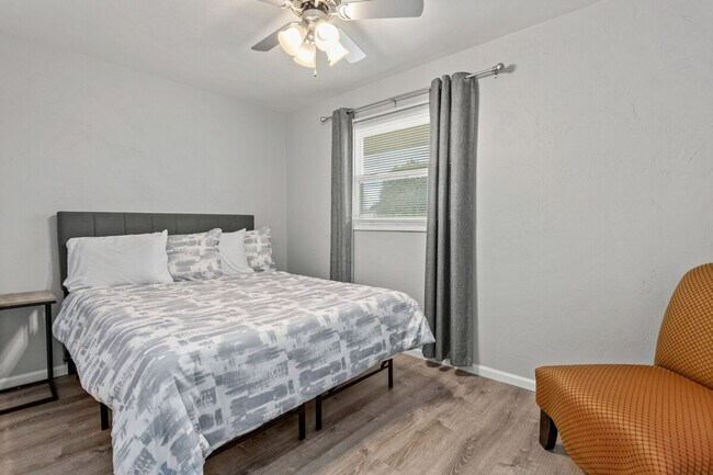 Foto del edificio - 928 W Browning St