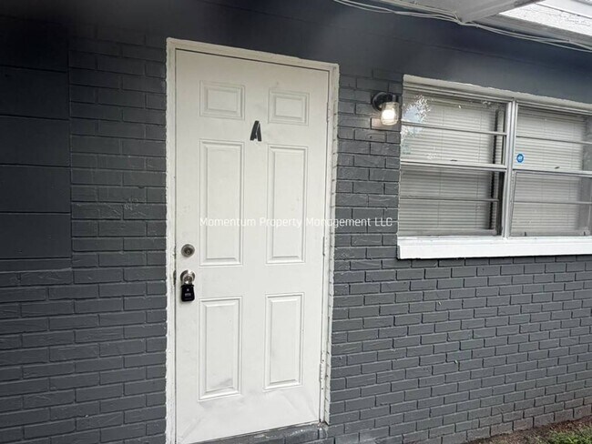 Building Photo - 8215 N 17th St