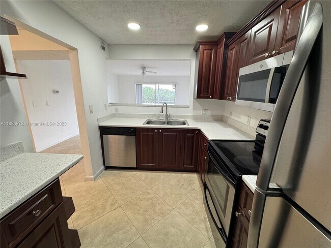 Building Photo - 4848 NW 24th Ct