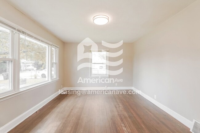 Building Photo - 3410 Westmont Dr