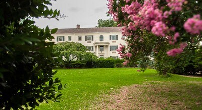 Building Photo - 1101 Hillsborough St