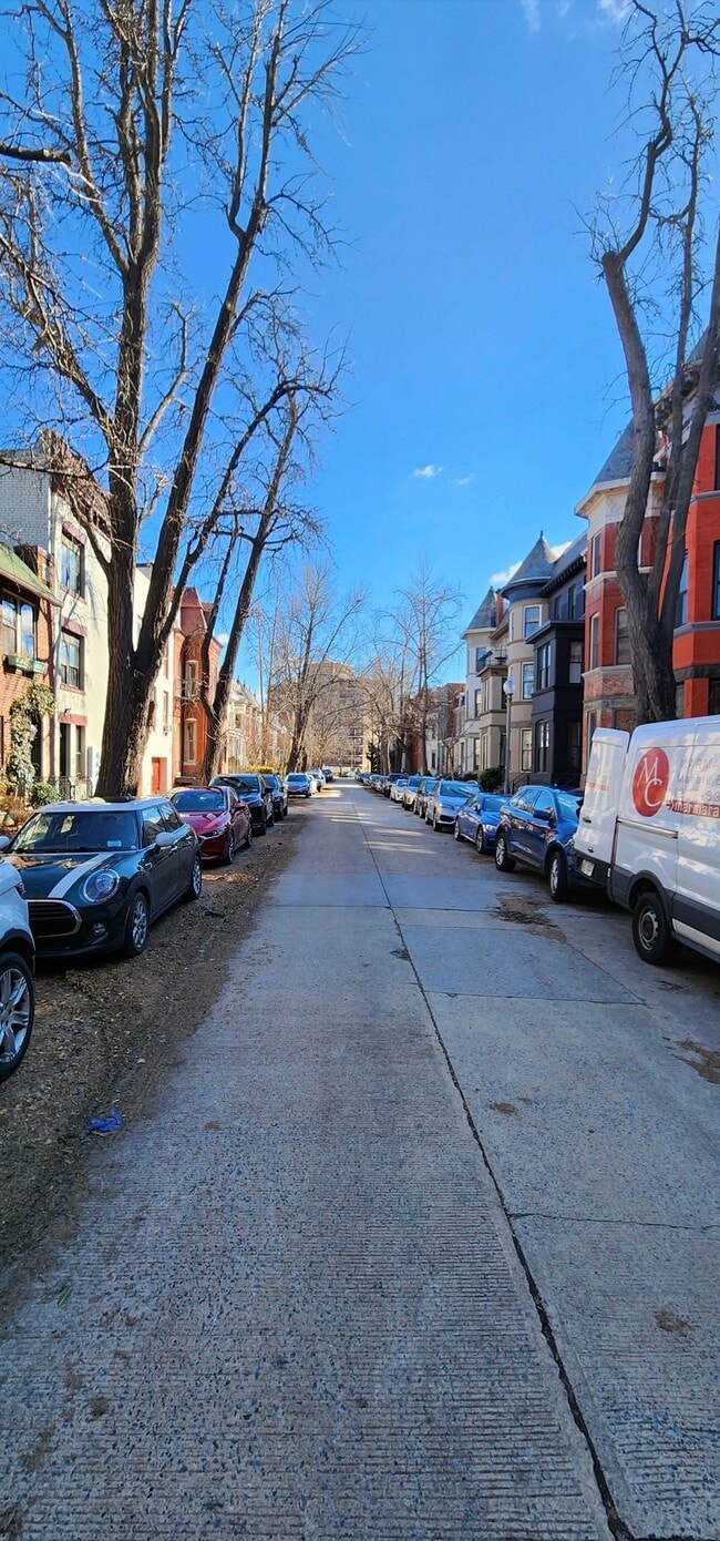 Building Photo - 1758 Swann St NW
