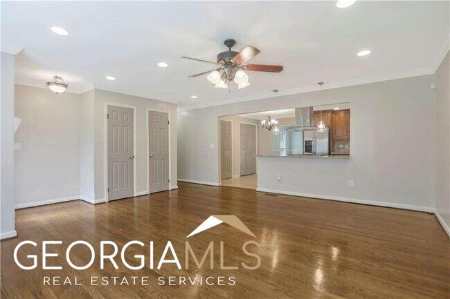 Building Photo - 3041 Pine Manor Ct SE