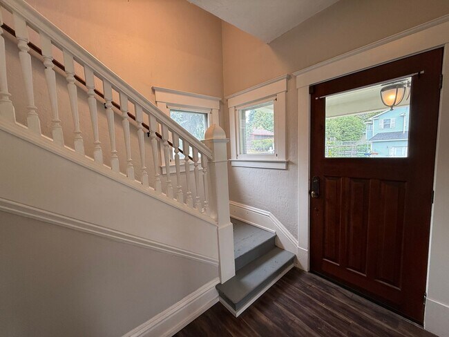 Foto del edificio - Elegant 2 Bed, 1 Bath Home on South Hill!