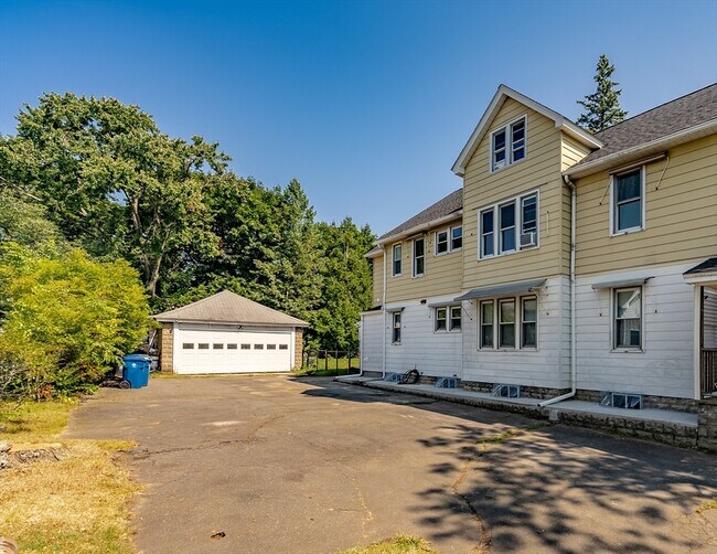 Building Photo - 120 Hillside Ave