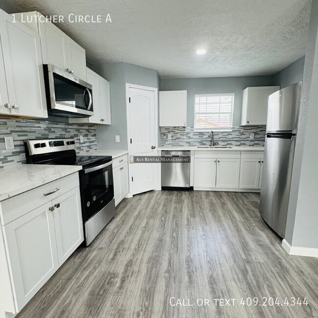 Building Photo - 1 Lutcher Circle A