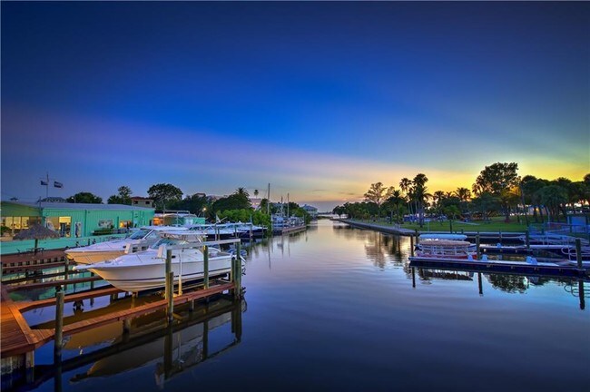 Foto del edificio - 517 SW Ocean Blvd