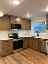 Building Photo - 184 N Rick Way