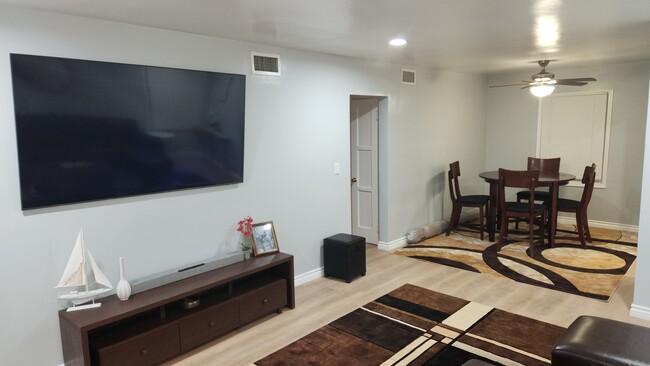 Living/dining Room - 10506 Haas Ave