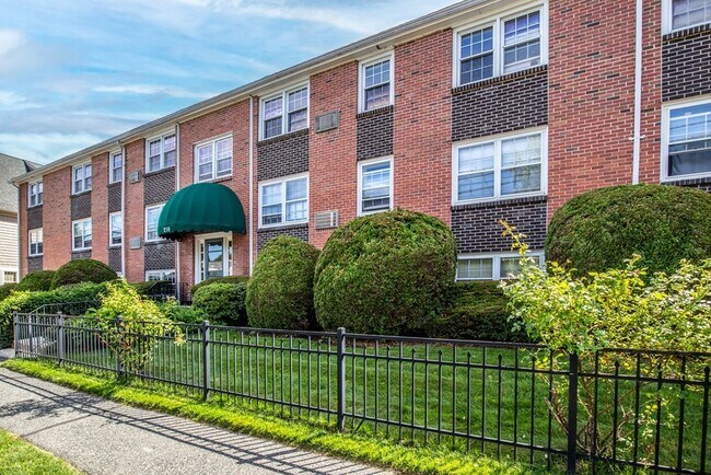 Foto del edificio - 210 Hillside Ave
