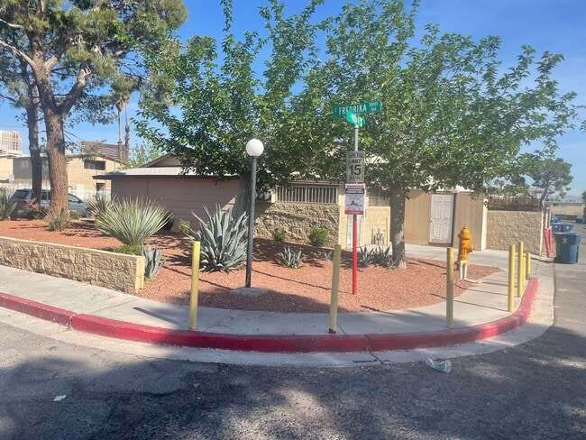 Building Photo - 3980 Palos Verdes St