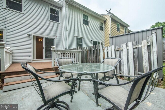 Building Photo - 3651 Waterwheel Square
