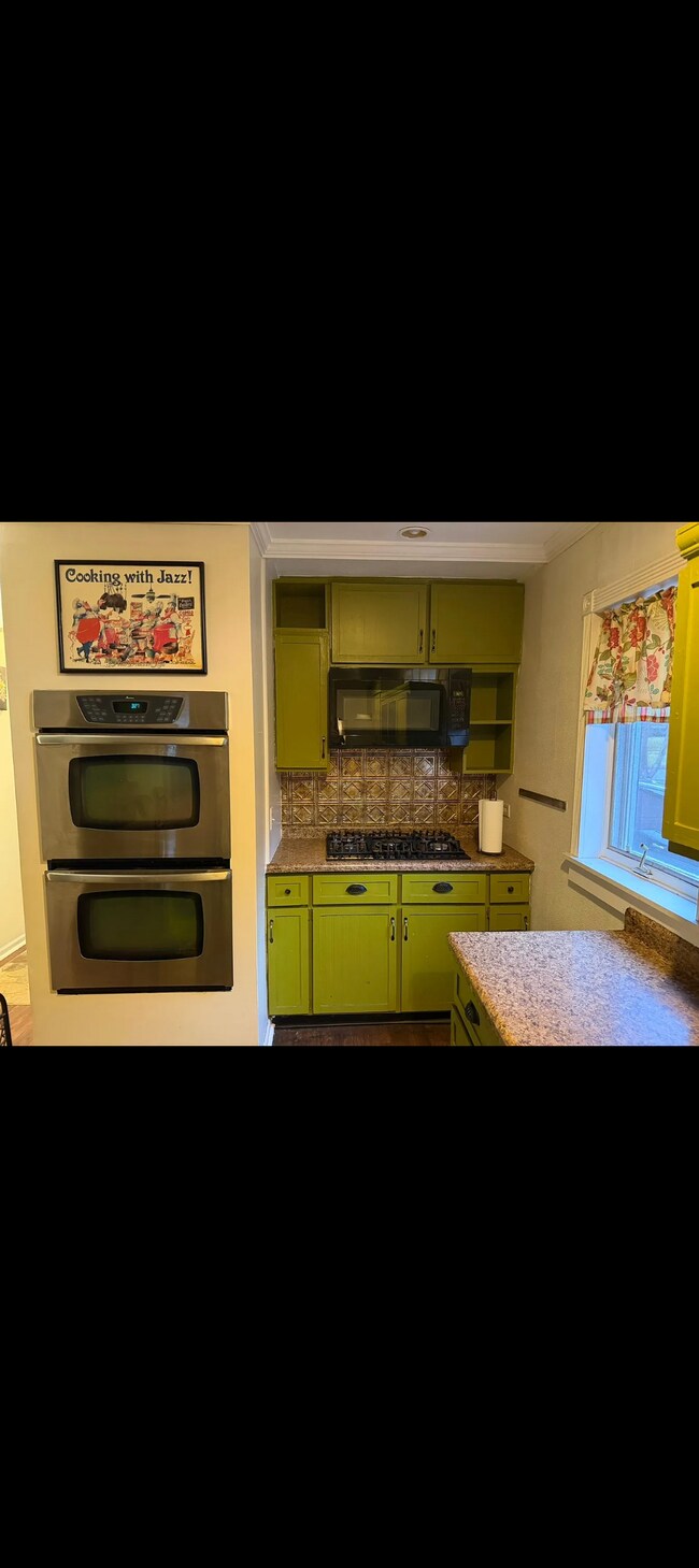 Foto del edificio - 28 N 7th Ave