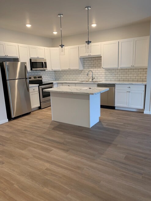 Building Photo - The Landings