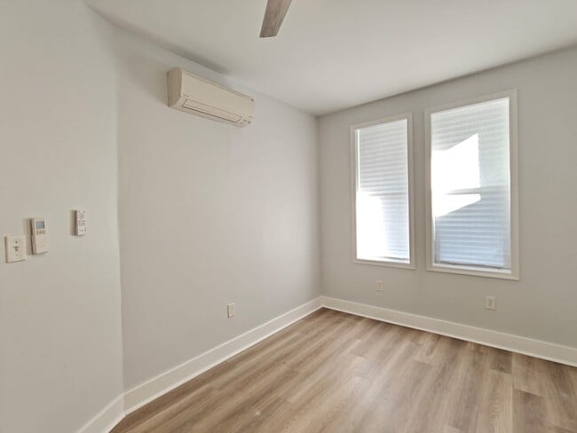 Photo - 2007 W Indiana Ave Townhome