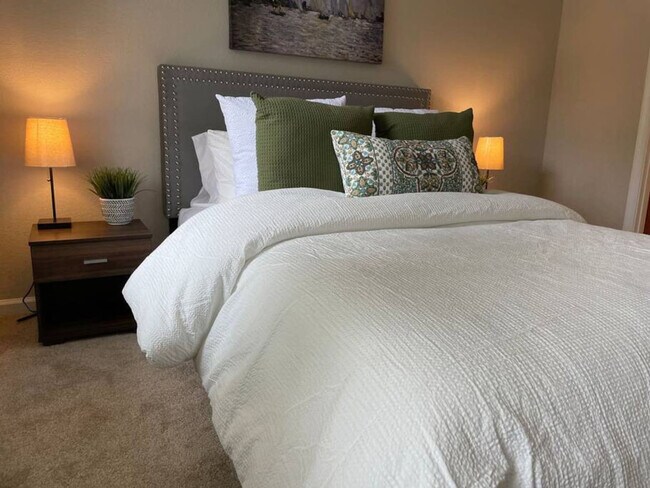 Building Photo - 3500 Clover Rd