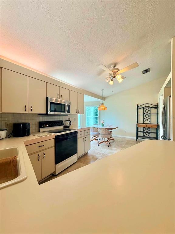 Foto del edificio - 5647 Dalton Ct