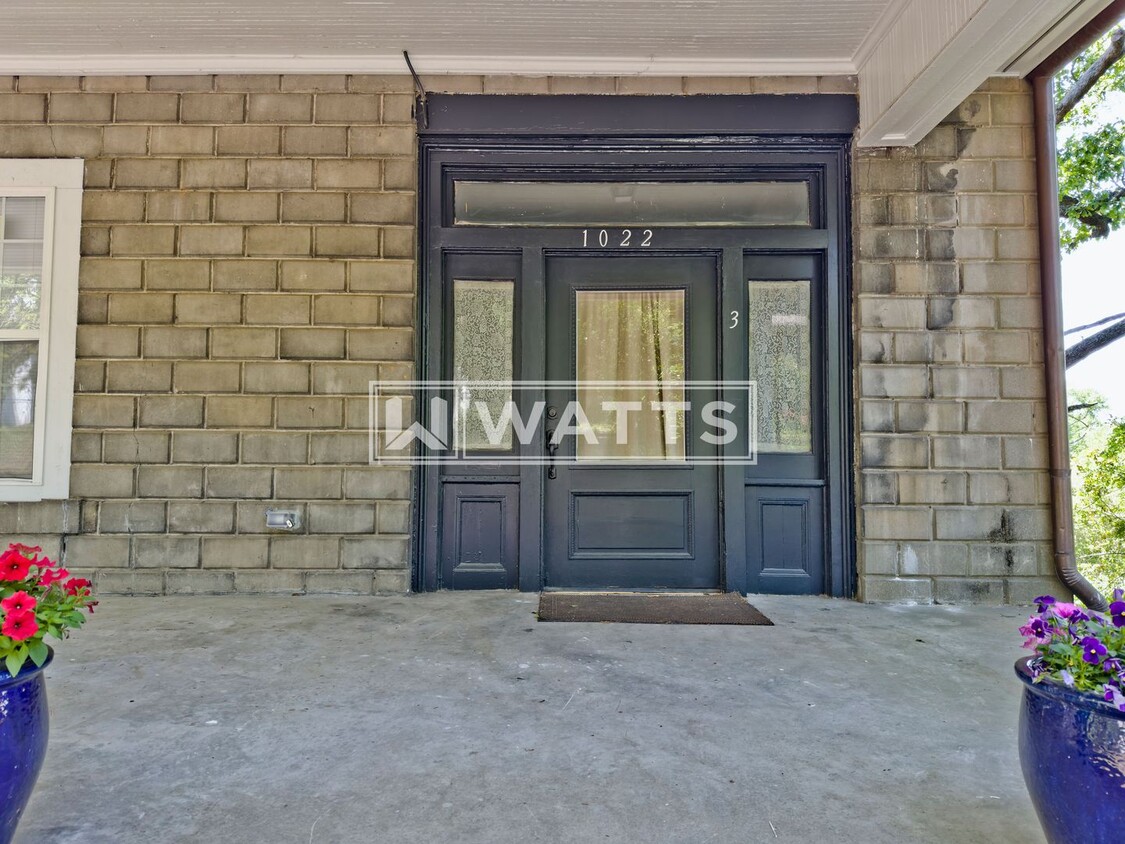 Building Photo - 1022 28th Pl S