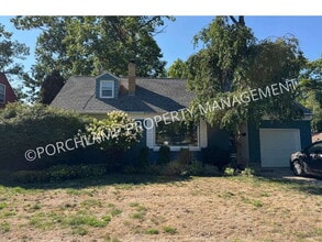 Building Photo - 2621 Coit Ave NE