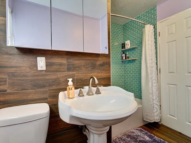 Foto del edificio - 1353 N 22nd St