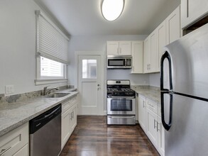 Building Photo - 234 17th Ave