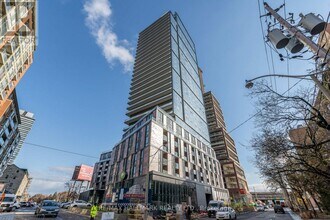 Building Photo - 35 Parliament St