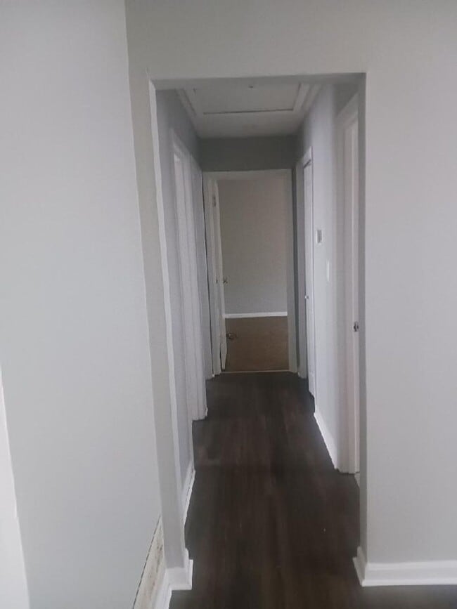 Building Photo - Nice 3 BR 1.5 House in Shively