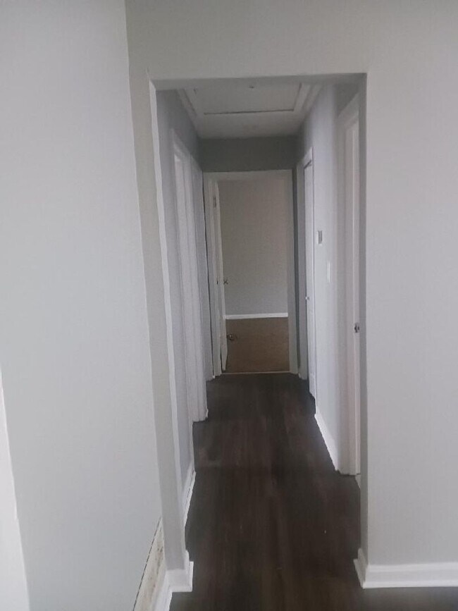 Foto del edificio - Nice 3 BR 1.5 House in Shively