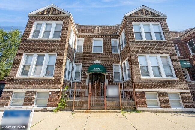 Foto del edificio - 4954 W Augusta Blvd