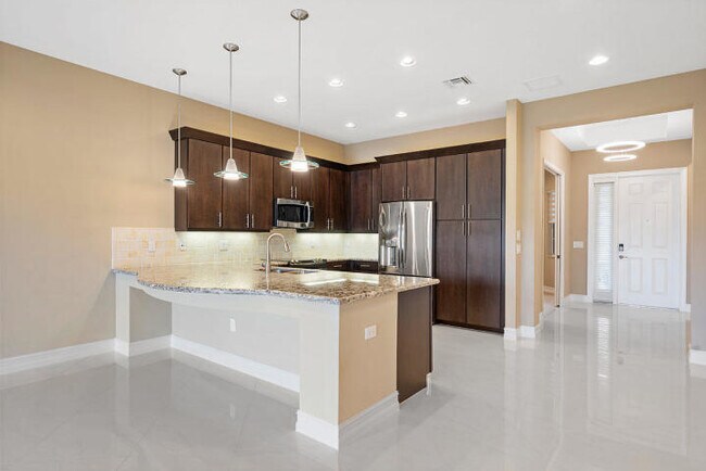 Foto del edificio - 8235 Adrina Shores Way